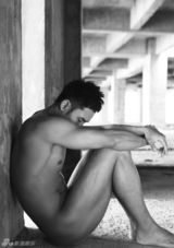 顾又铭全裸写真 酷辣钢铁肌受追捧