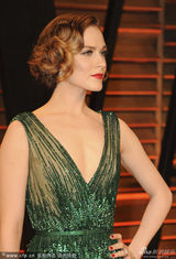 组图：奥斯卡晚宴养眼 可儿秀半球龙女大露背