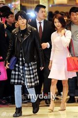 组图：韩团f(x)出席粉丝签名会 宋茜拍戏缺席