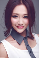 组图：陈梦露宣传照曝光 温顺灵动凸显独特气息