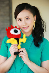 幻灯图：《傻春》探班 陶红颠覆形象过足戏瘾