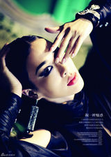 组图：钟丽缇《费加罗》封面大片红唇性感