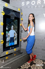 幻灯组图：模特Jessica C五秒极速变潮人