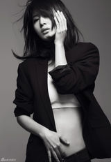 组图：郭珍霓暗黑系写真 演绎颓废性感