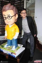 组图：马荣成举办作品展 不排除再拍《风云》