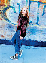 幻灯图：朋克精灵艾薇儿全新写真 叛逆甜美两相宜