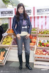 组图：谢婷婷曝锋芝同吃团年饭 阿Sa否认会秘婚