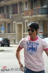 幻灯图集：陆毅鲍蕾瑞士行 学做浓情奶酪