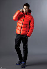 高清组图：韩运动员朴泰桓孙妍在拍写真显活力