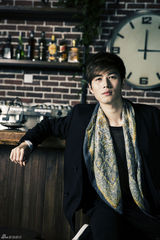 组图：陈学冬最新写真 有型有款温暖治愈