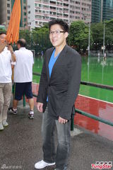 组图：霍启刚霍启山心情大好 否认成立教学基金