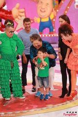 组图：曾志伟录影《奖门人》王合喜现身