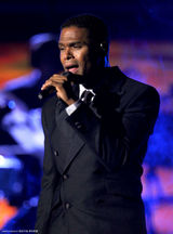 高清组图：马克斯-韦尔与罗贝塔-佛莱克献唱