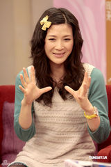 幻灯图：童蕾“非主流”装亮相 被测爱情事业双丰收