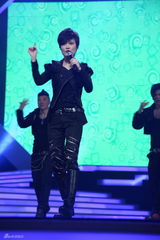 高清组图：新浪网络盛典李宇春现场劲歌热舞