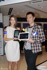 组图：谢婷婷与古天乐出席活动 曝谢贤老花打错电话