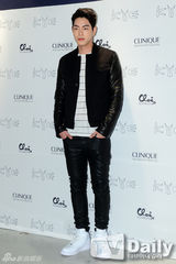 组图：韩星高俊熙missA等潮装看秀时尚有型