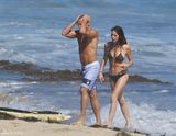 组图：阿什丽-格林穿热辣比基尼海滩玩水