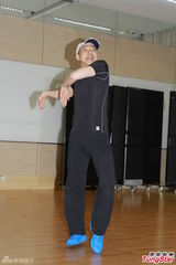 组图：萧芳芳探班詹瑞文卢海鹏 挑战大尺度