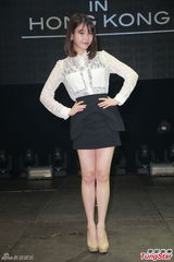 组图：韩星IU香港开唱 粉丝落泪不忍离场