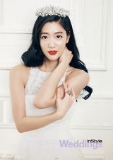 组图：韩性感女星Clara拍婚纱写真 变清纯新娘