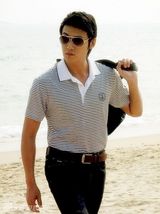 幻灯：陆毅三亚拍广告大片 演绎阳光海岛沙滩风情