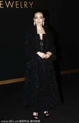 组图：舒淇贵妇裙装闪亮抢镜 一身珠宝雍容华贵