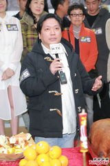 组图：黄芷晴望母亲节前出院 姜皓文慰问黄日华