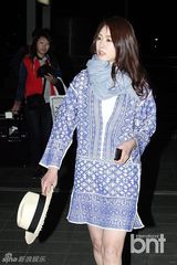 组图：演员李沇熹飞夏威夷拍写真 短裙清纯性感