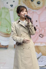 组图：金莎着春装亮相宣传新歌 回应出走海蝶