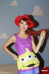 组图：容祖儿拍摄服饰广告 代言身价达百万