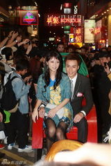 组图：《3D肉蒲团》香港首映 众女星清凉上阵拼性感