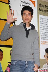 组图：王力宏婚后首露面 坦言计划生子中