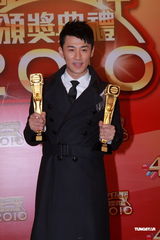 组图：林峰获得最喜爱男角色奖 感谢幕后团队