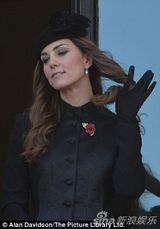 凯特王妃玫红胸针别致 寒风中撩发优雅风情(图)