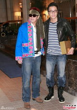 高清图：钟镇涛60大寿派对 群星嬉皮士装到贺