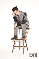 高清组图：韩星朴基雄拍写真 雕刻外貌精致帅气