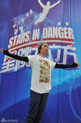 组图：俞灏明备战《星跳水立方》 曝光训练现场