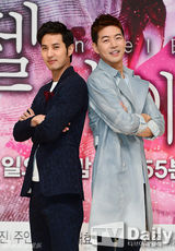 组图：胜利等宣传《天使之眼》 具惠善长发甜美