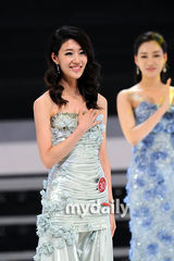 组图：2011韩国小姐新任冠军出炉 申贤俊刘善主持