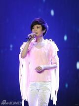 高清组图：李宇春个唱华美多姿 七套华服曝光 