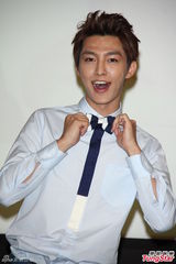 组图：郭雪芙夺性感女星惹人嫉 炎亚纶送安慰