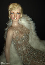 盘点组图：玛丽莲-梦露招牌动作玩偶合辑