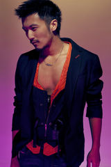 幻灯图集：《全城热恋》热映 夏永康为三主演拍写真