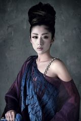 高清图：刘思彤获封百变女王 10款造型秀不同气质