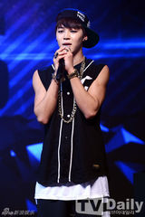 组图：韩新男团防弹少年团出道嘻哈玩转乐坛