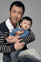 组图：《北漂鱼》姜峰亲子写真演绎绝世好爸