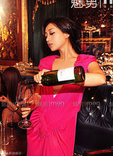 组图：女星姜鸿最新写真曝光 尽显大气妩媚 