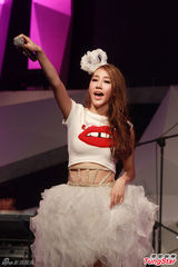 组图：弦子被师弟求婚面露尴尬 期待新恋情