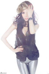 组图：林薇琪性感写真大秀身材